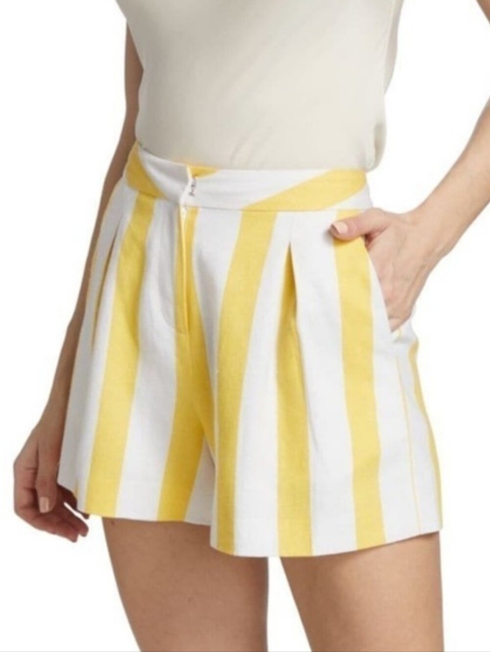 L'AGENCE Shorts - Picture 2 of 11
